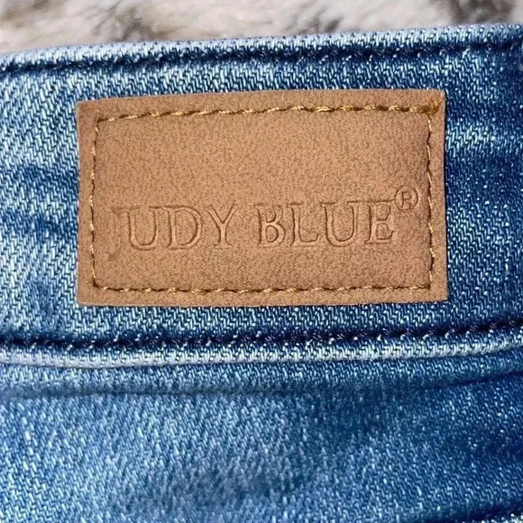 Judy Blue Jeans - Picture 5 of 5